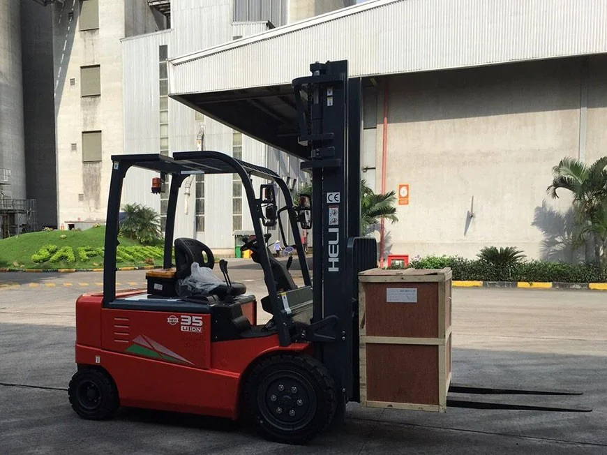 Thiết bị nâng hạ tại công trường